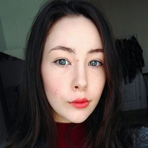 Meet your Posher, Adrienne